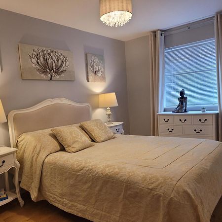 Three Bedroom Apartment By Beautiful Park Лондон Екстер'єр фото