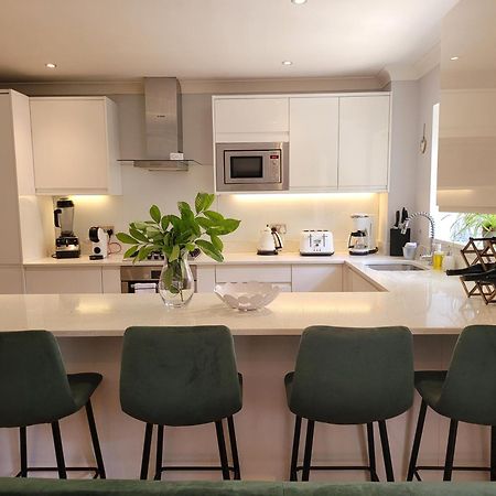 Three Bedroom Apartment By Beautiful Park Лондон Екстер'єр фото