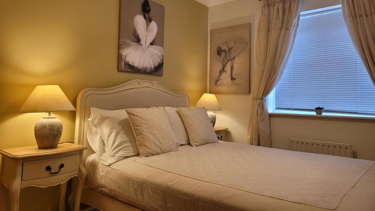 Three Bedroom Apartment By Beautiful Park Лондон Екстер'єр фото