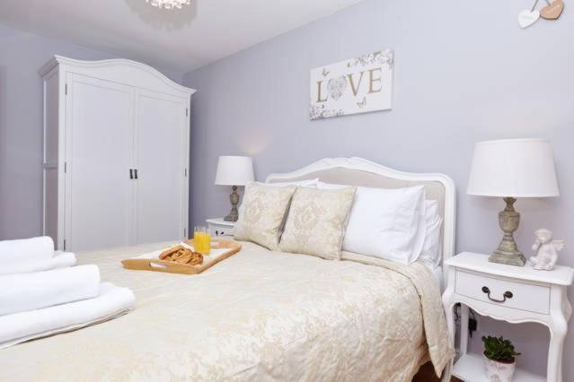 Three Bedroom Apartment By Beautiful Park Лондон Екстер'єр фото