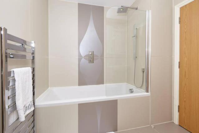 Three Bedroom Apartment By Beautiful Park Лондон Екстер'єр фото
