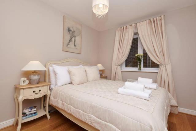 Three Bedroom Apartment By Beautiful Park Лондон Екстер'єр фото