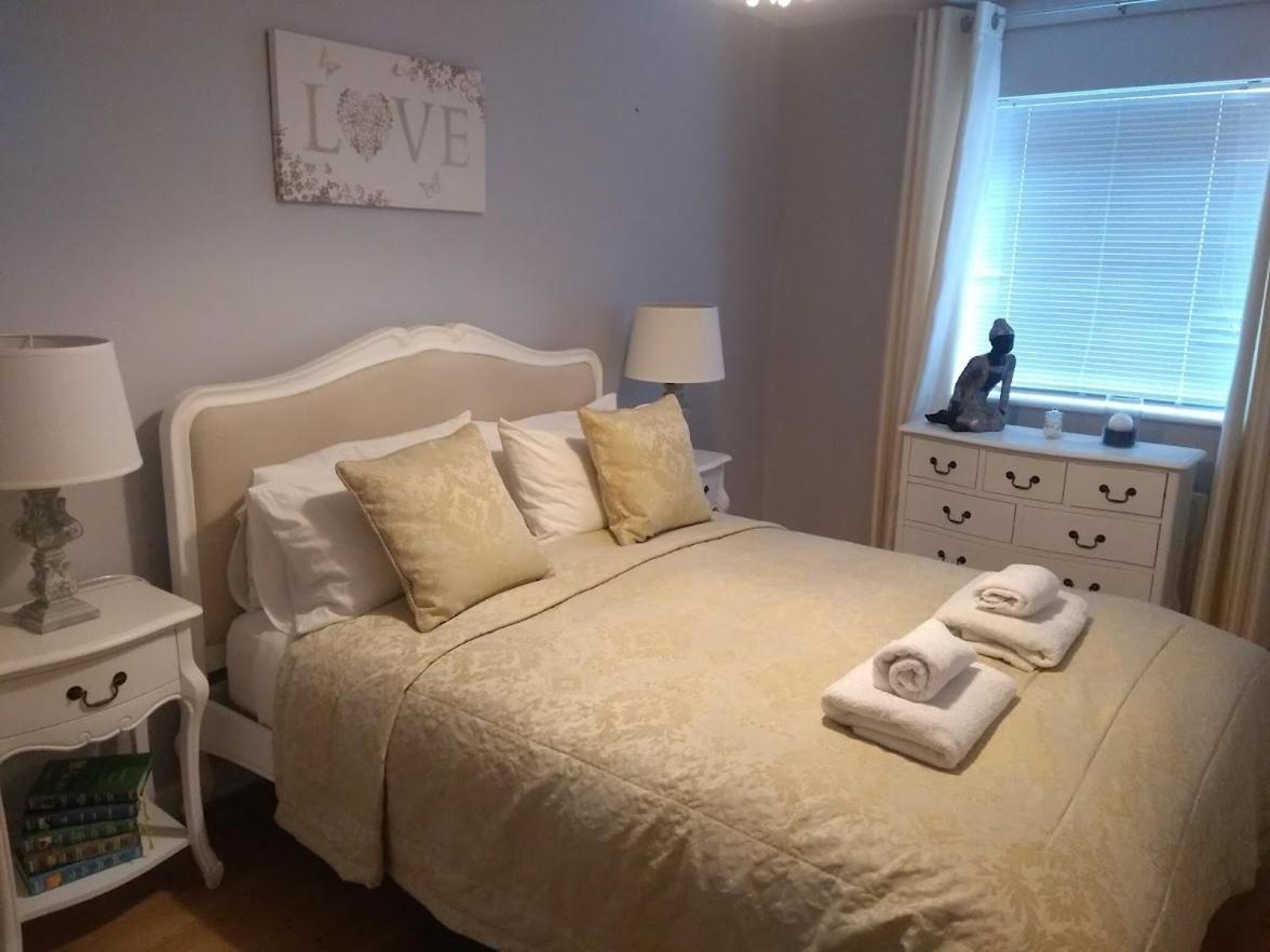 Three Bedroom Apartment By Beautiful Park Лондон Екстер'єр фото
