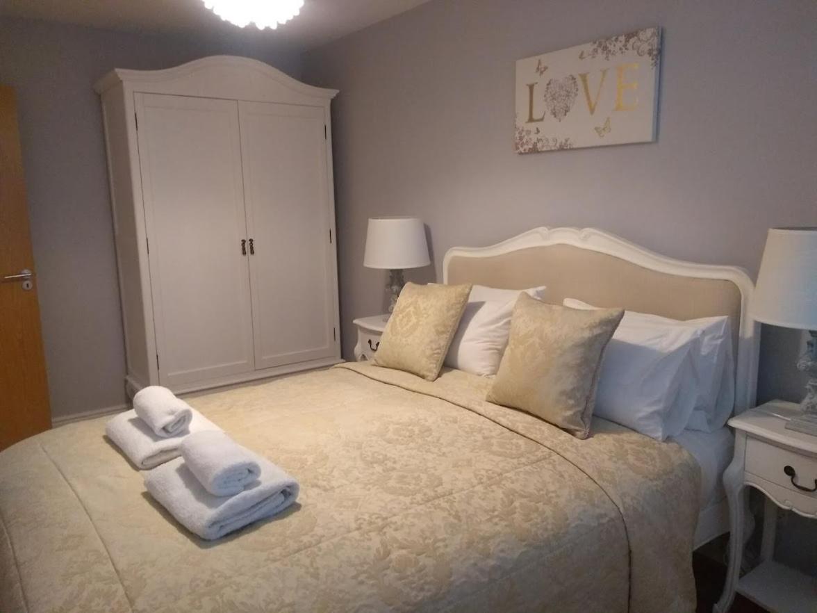 Three Bedroom Apartment By Beautiful Park Лондон Екстер'єр фото